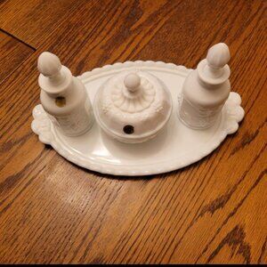 Westmoreland vanity set